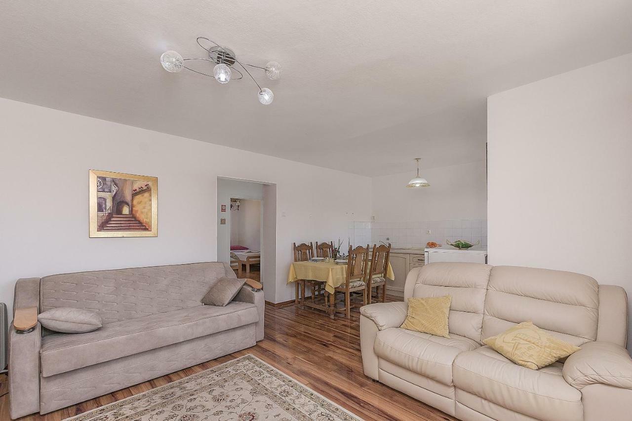 Apartment Nansy Omiš Εξωτερικό φωτογραφία